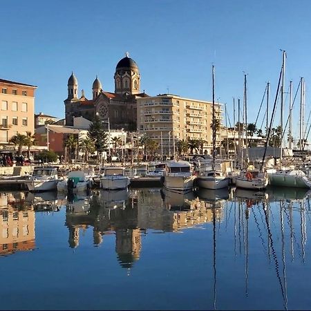 Studio 2 Neuf A 100M Des Plages Et De La Gare Saint-Raphaël Esterno foto