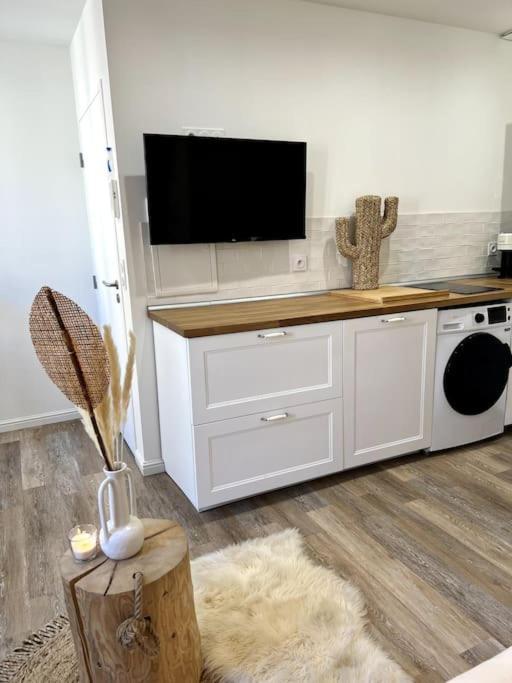 Studio 2 Neuf A 100M Des Plages Et De La Gare Saint-Raphaël Esterno foto