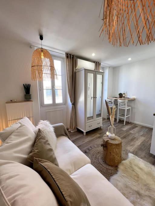 Studio 2 Neuf A 100M Des Plages Et De La Gare Saint-Raphaël Esterno foto
